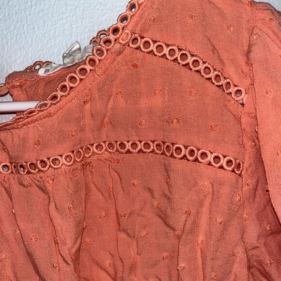 Women’s E&M Peach Casual Short Sleeve Too Textured Dots and Eyelet Cutouts - Picture 4 of 7